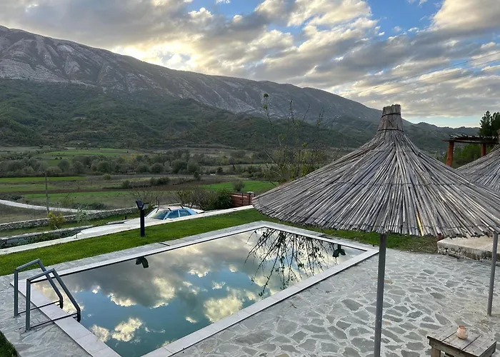 Villa Xheni